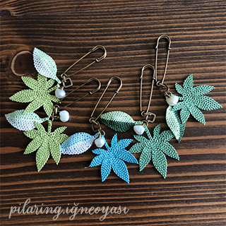 モミジのブローチ